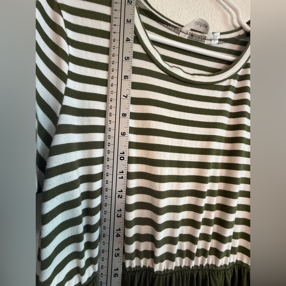 Chic Forest Stripes & Olive Sway – Vidarton XL Midi Dress w/ Pockets 🌿Preloved - Picture 8 of 12